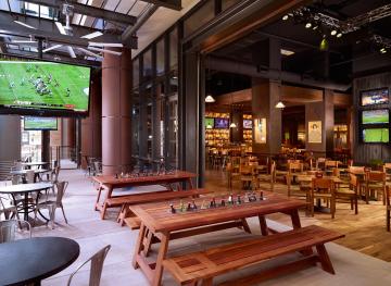 Barlines Sports Bar Patio
